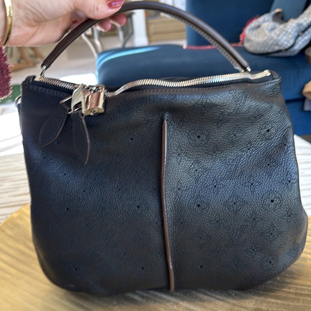 Louis Vuitton Black Hobo Bag - Picture 4 of 13